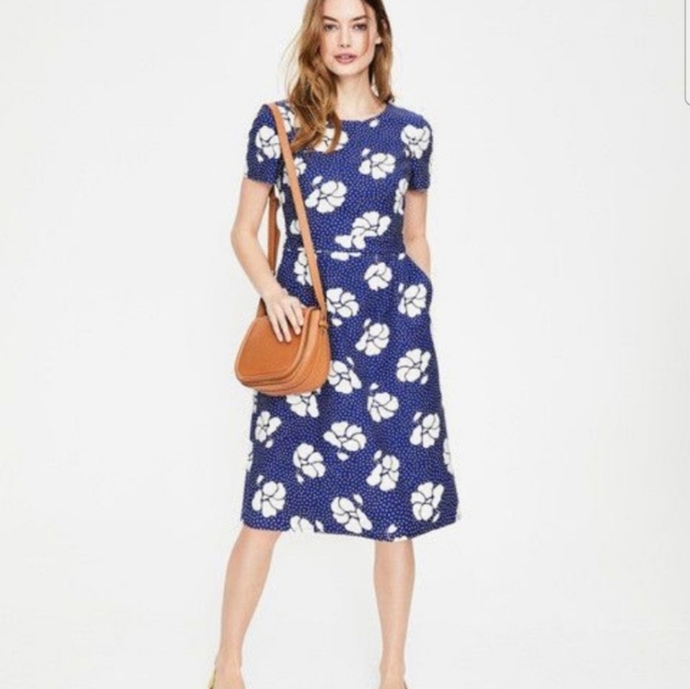 Boden Blue and White Floral Short Sleeve Midi Dress